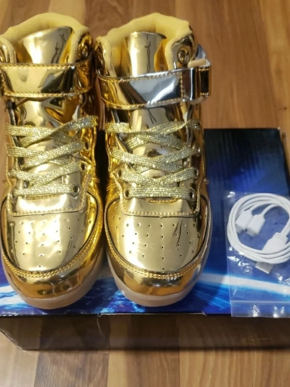 Kids ATS led light up shoes Gold shoes size 3y New with box Glow Shoes